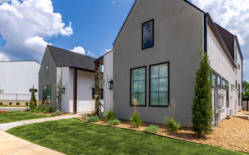 exterior townhome day